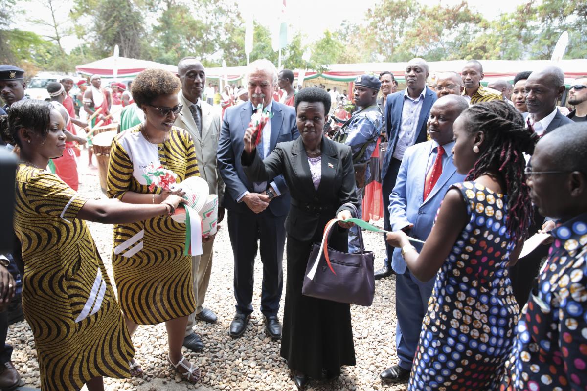 Inauguration officielle de l'implantation commerciale de la COLUCAAB avec l'appui d'Enabel au Burundi