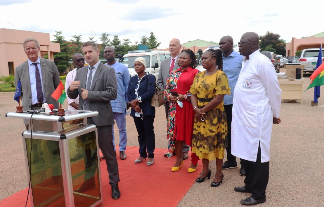 Enabel fournit au ministère de la santé du Burkina Faso, du matériel pour améliorer le fonctionnement de la médécine légale