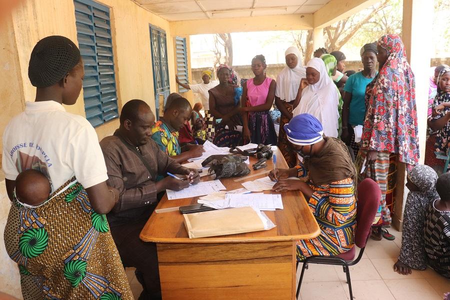 Enabel au Burkina Faso à travers son intervention Fragilité, facile l’accès de personnes vulnérables à des documents d’identité