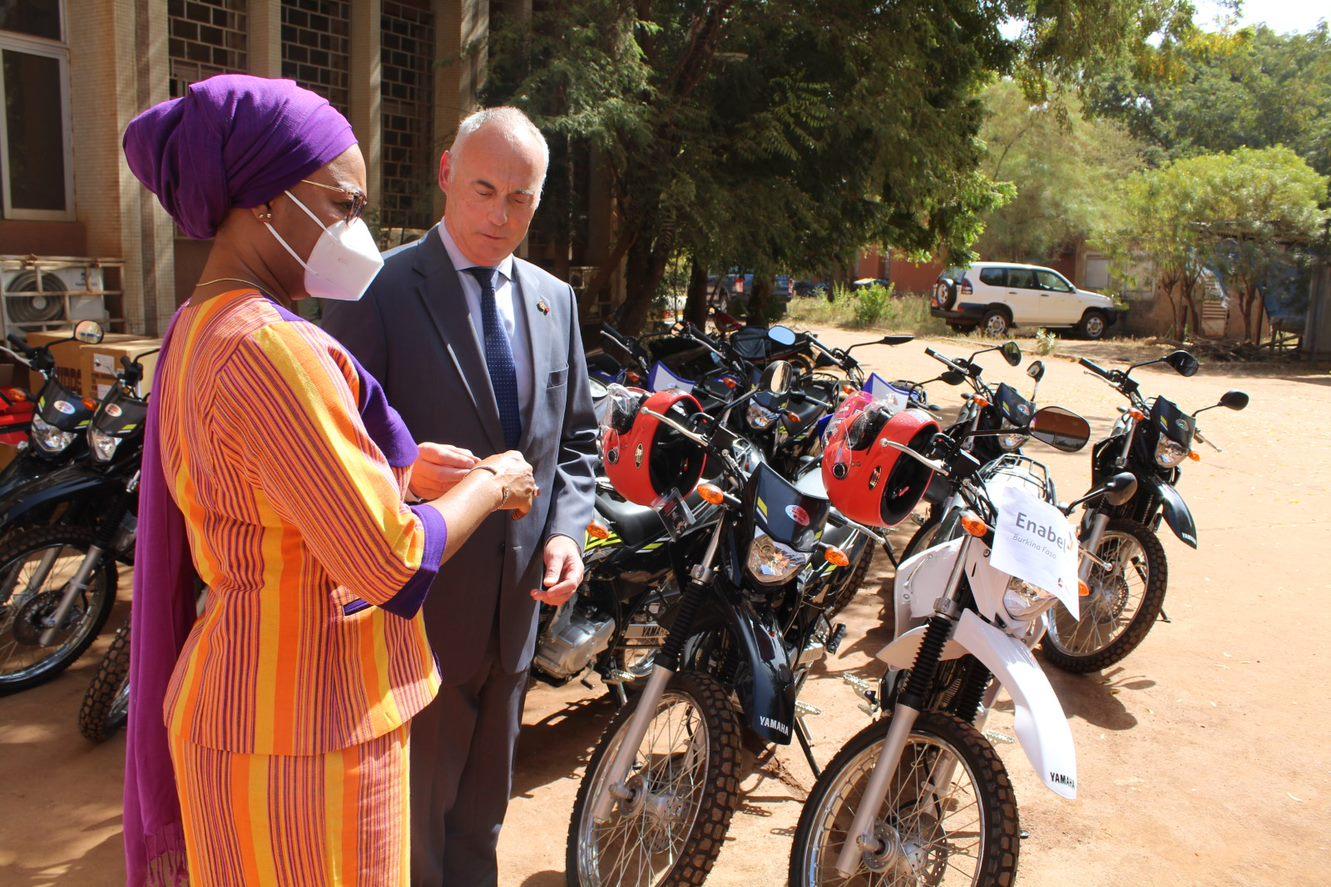 Burkina Faso: Don de matériel électronique et roulant pour renforcer la lutte contre les violences basées sur le genre 