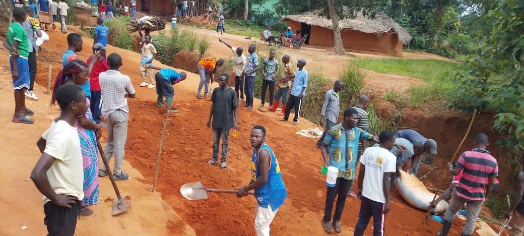 À Mugila, la mobilisation citoyenne relance les travaux communautaires