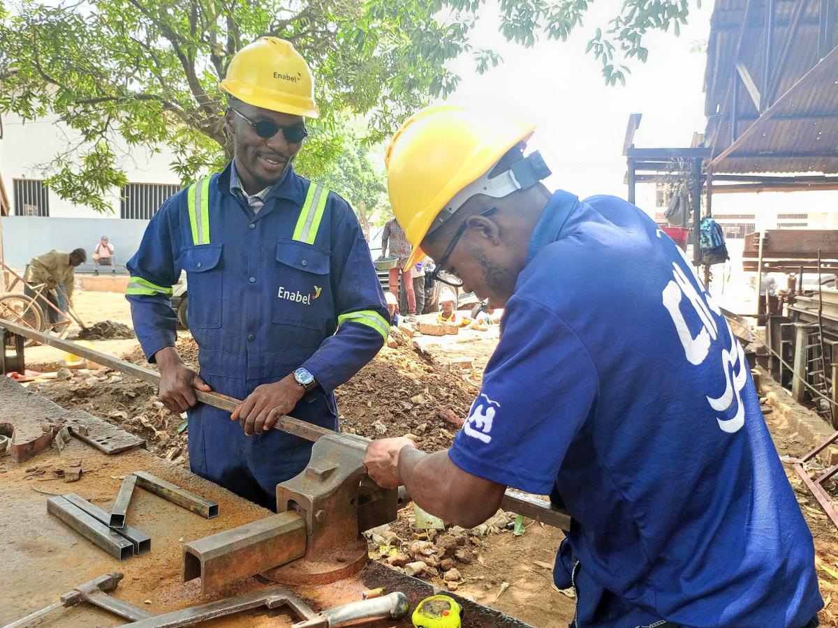 Insertion professionnelle réussie pour trois jeunes techniciens à Mbuji-Mayi grâce à Enabel