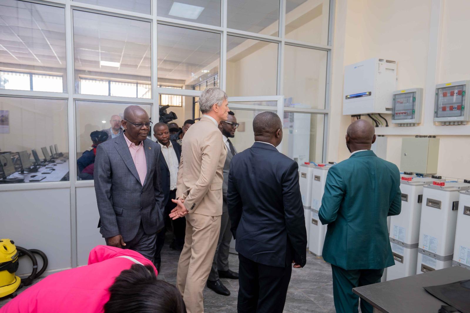 À Lubumbashi, une salle numérique moderne ouvre la voie à la transformation de l’éducation