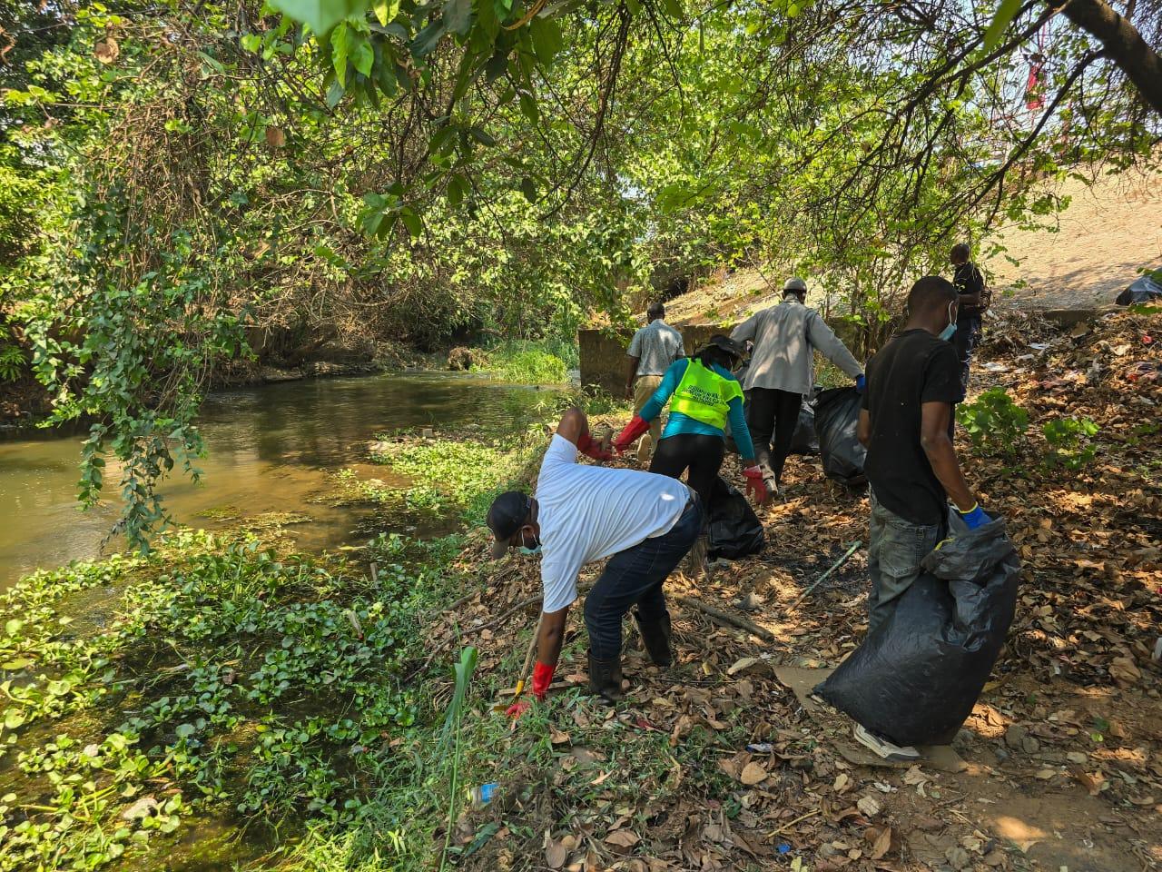 Une mobilisation citoyenne pour la rivière Karavia Une mobilisation citoyenne pour la rivière Karavia