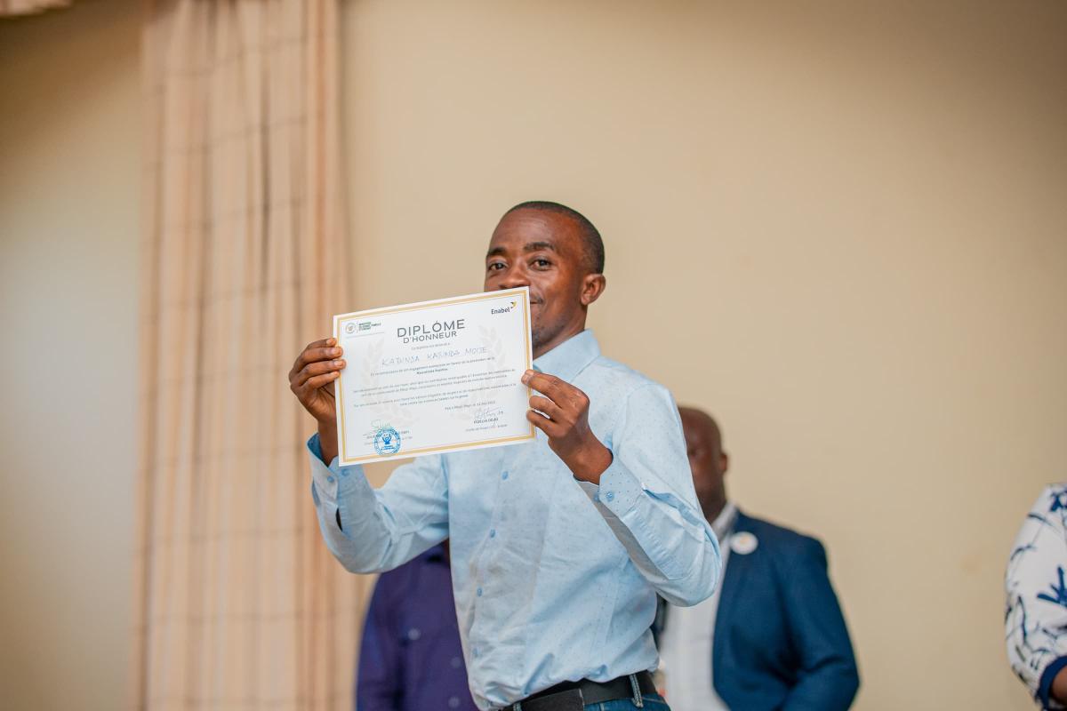 Mbuji-Mayi célèbre les hommes engagés pour la masculinité positive et renforce son engagement institutionnel