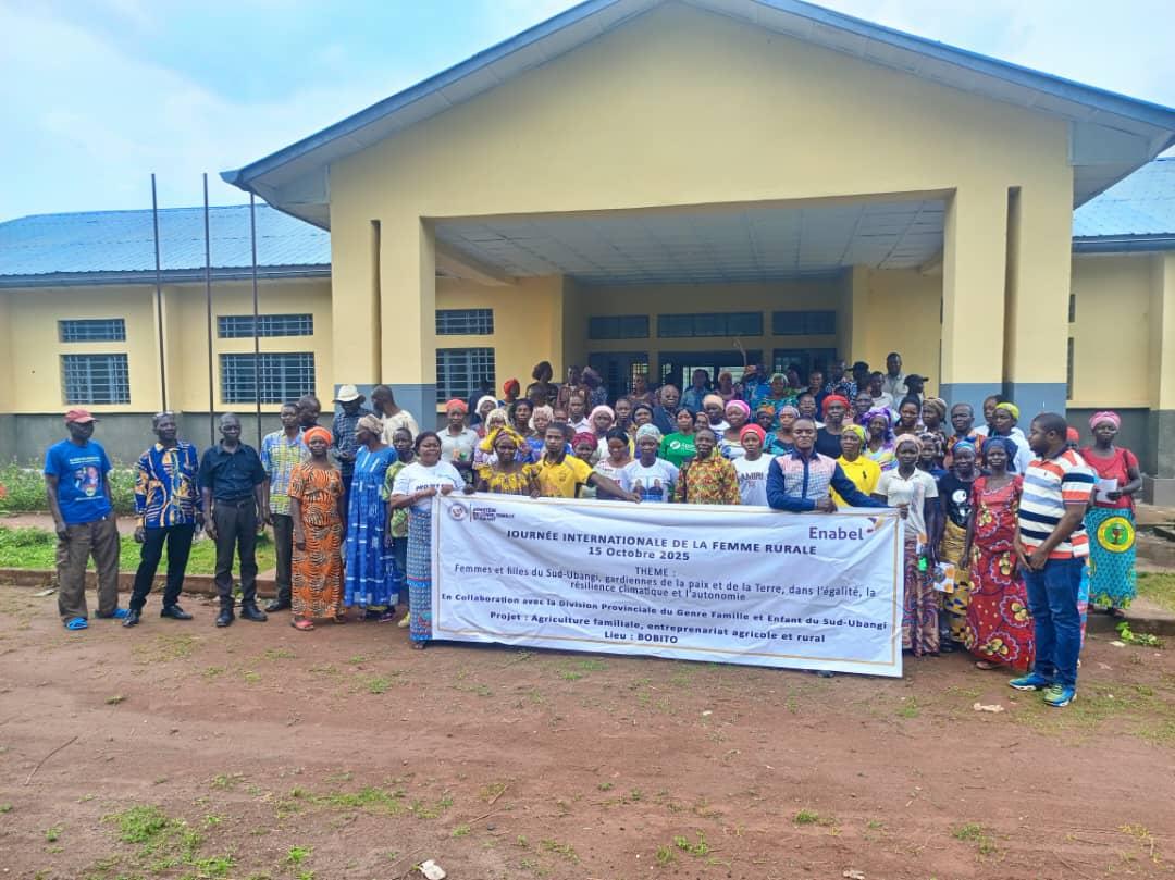 Femmes rurales : piliers de la paix, de la terre et du progrès Femmes rurales : piliers de la paix, de la terre et du progrès