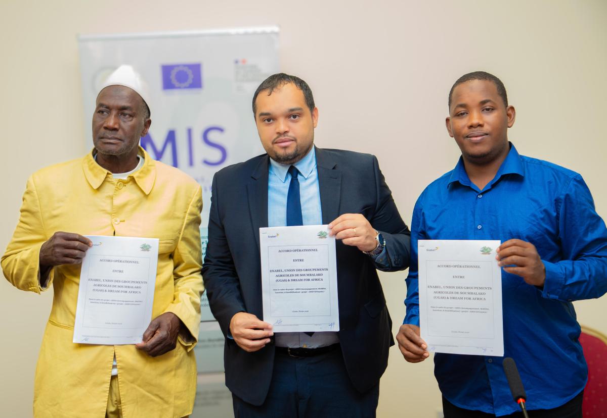 Projet AMIS : Signature des accords opérationnels entre faitières, incubateurs et Enabel 