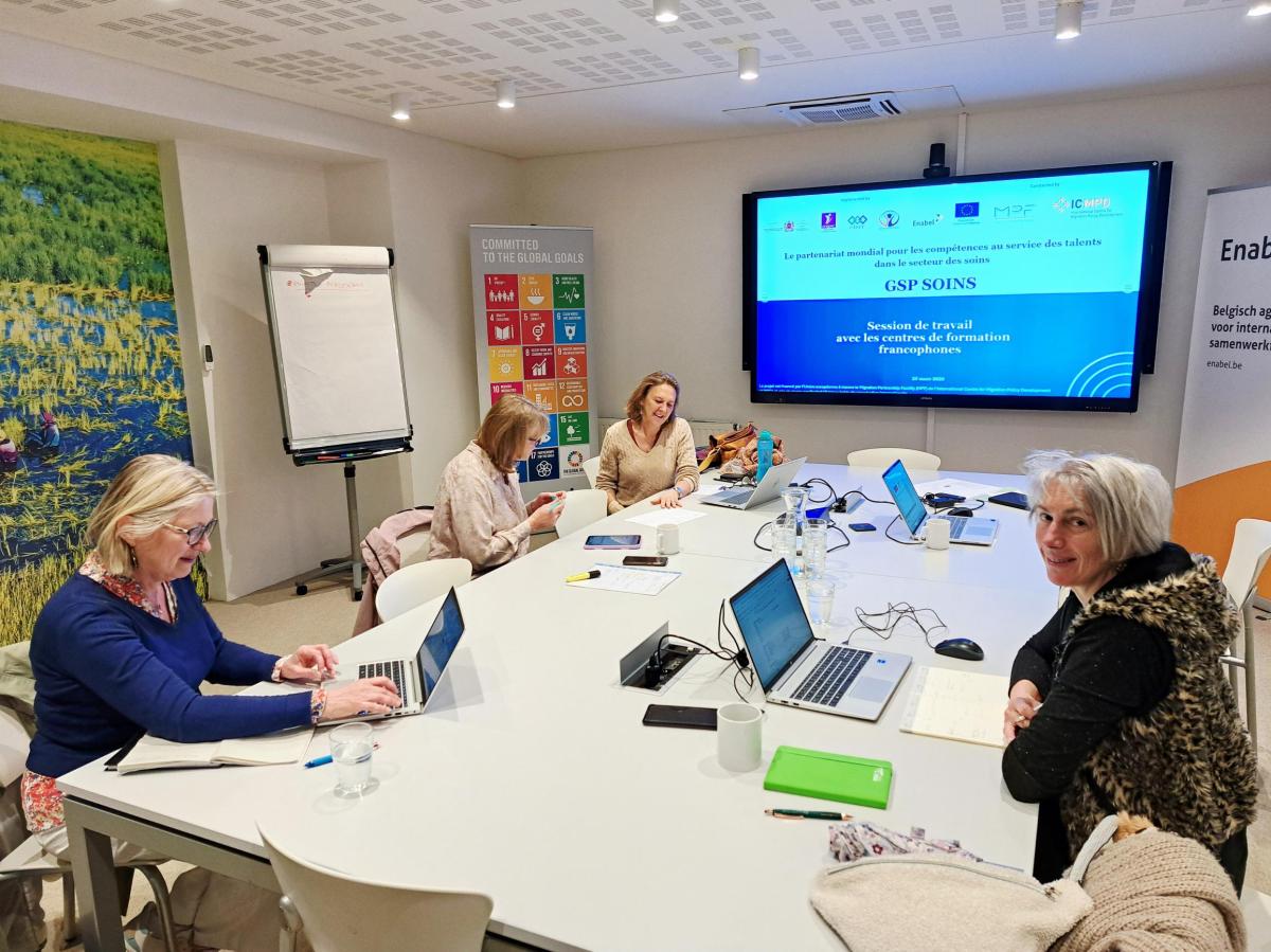 Les Hautes Écoles belges mobilisées pour des parcours de compétences et de mobilité dans le secteur des soins 