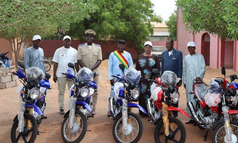 Mali: la brigade d'assainissement de Koulikoro reçoit des motos  