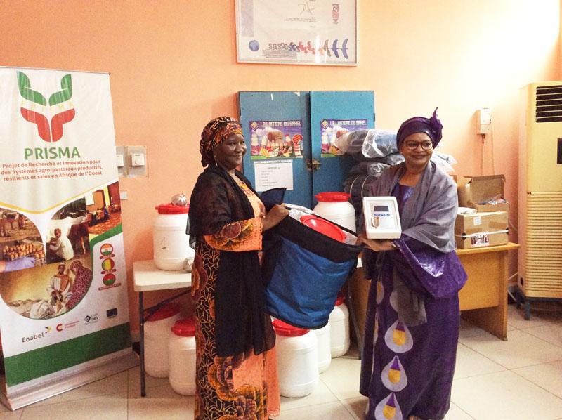 Remise de matériel pour améliorer la qualité du lait local au Niger