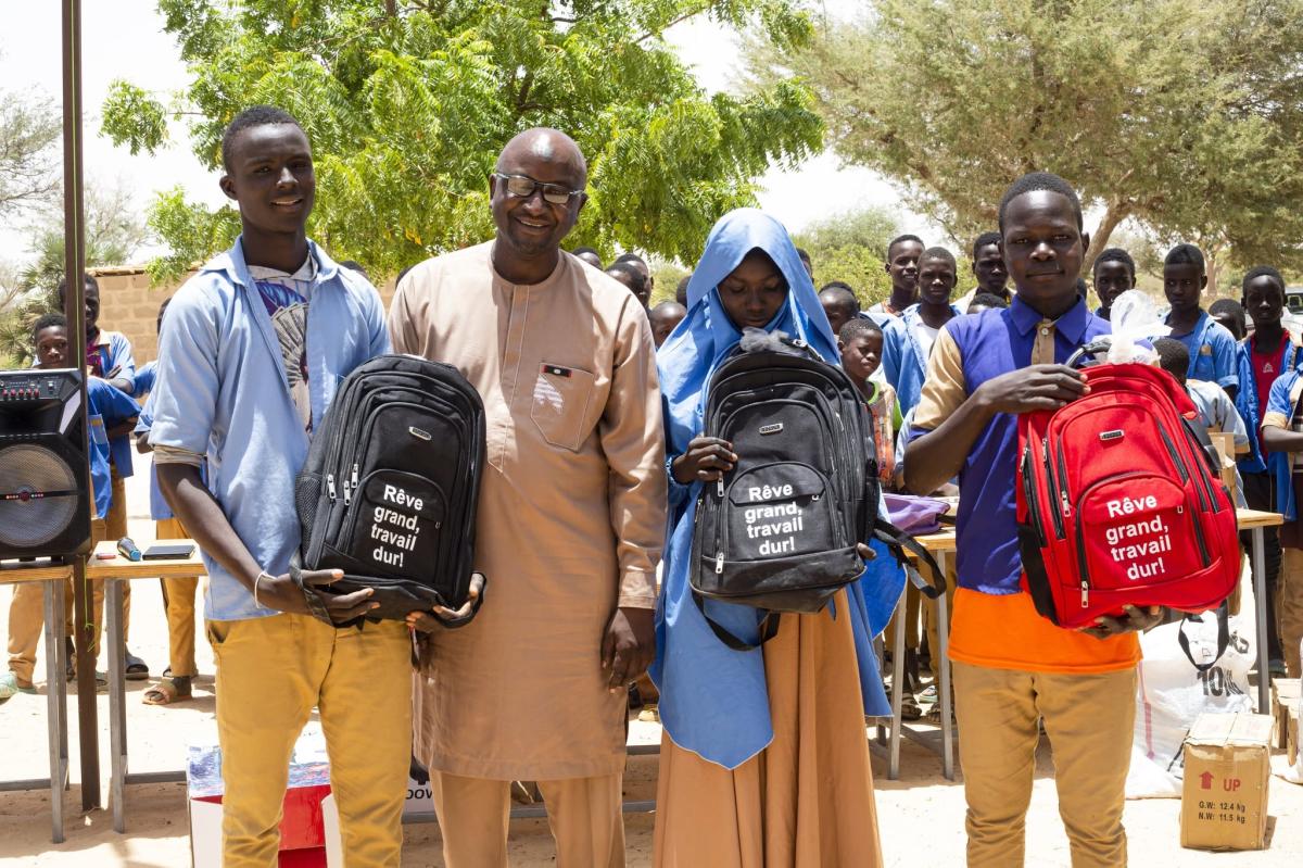 Niger : des élèves et acteurs éducatifs récompensés dans cinq collèges pilotes du projet Sarraounia 2