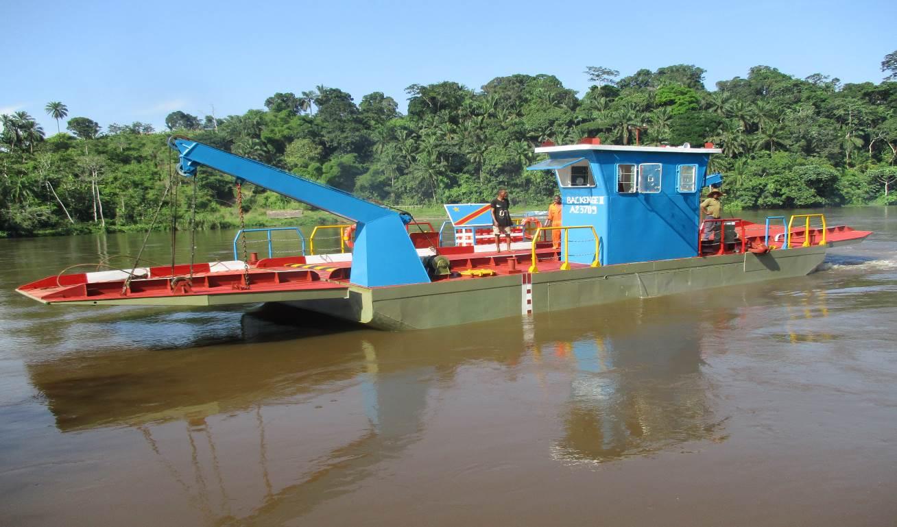 La réhabilitation du bac Kenge II, une relance des échanges entre les deux rives de la rivière Wamba.