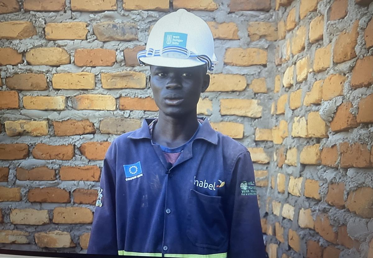 Bricklaying puts an end to Eric’s poverty in Uganda