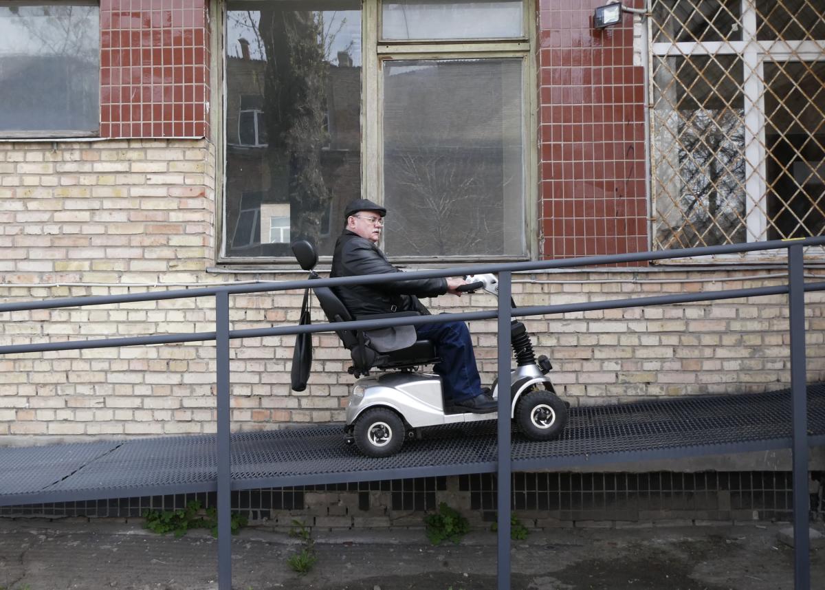 Ukraine: Enabel supported the installation of a ramp at one of Kyiv's universities